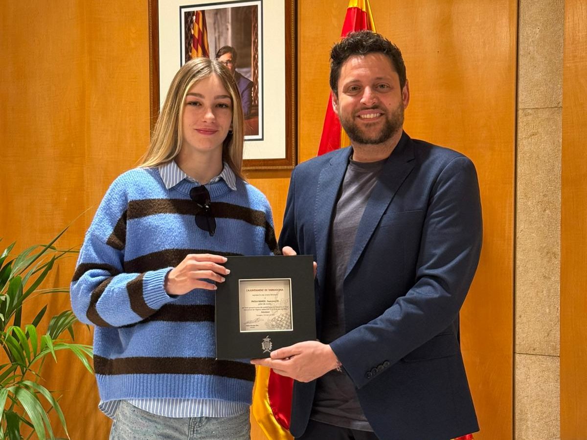 L’Alcalde de Tarragona rep a la jove pilot Paola Ramos