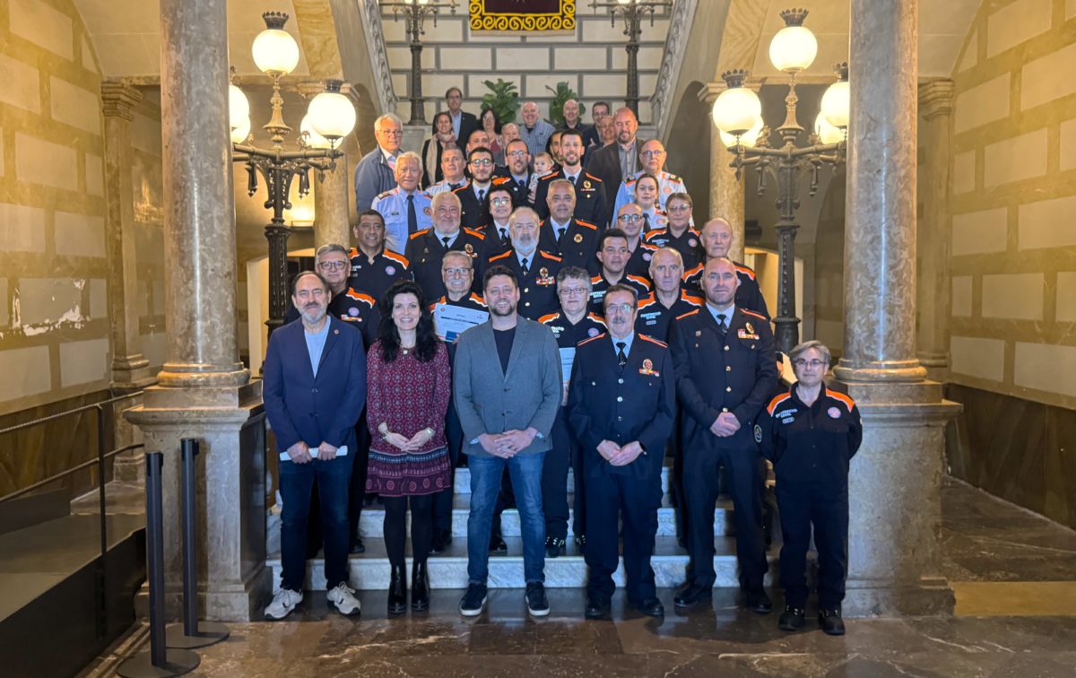 Reconeixement als voluntaris de Protecció Civil. Foto: Jonathan Oca