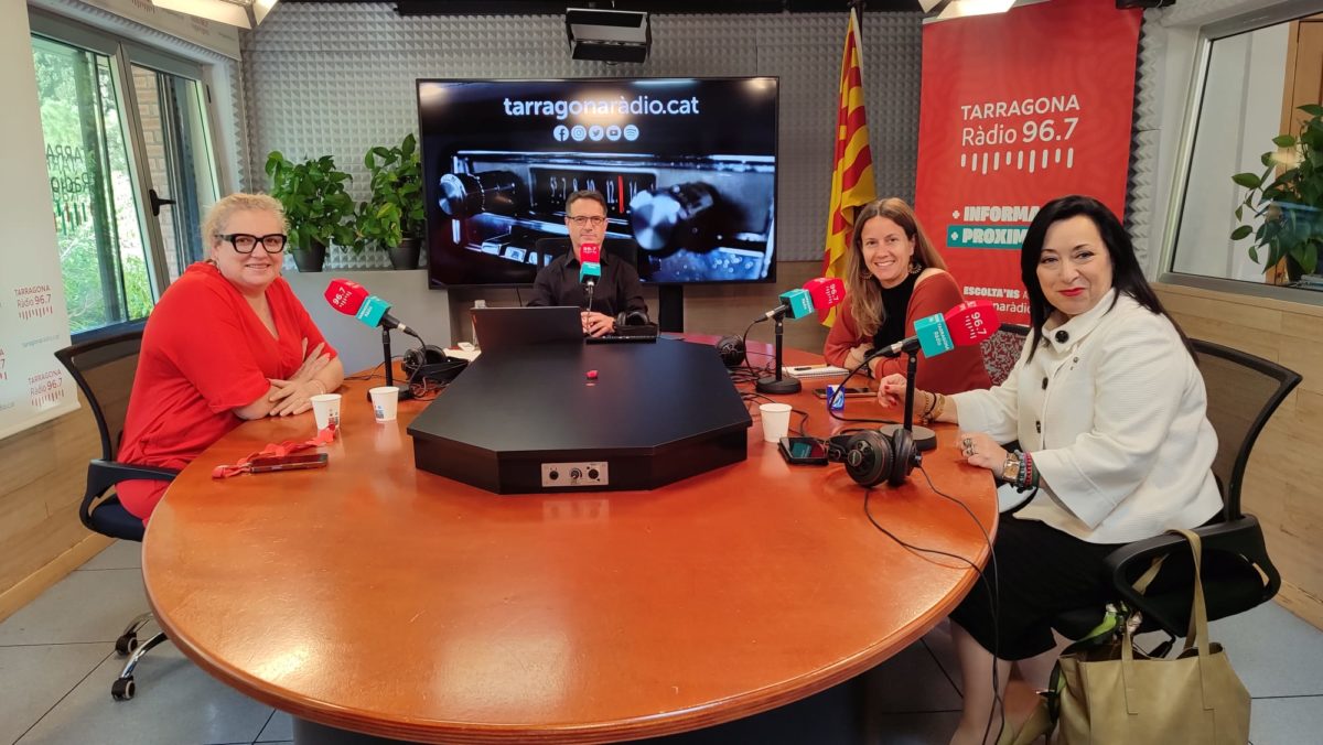 Sandra Ramos (PSC), Josep Suñé, Maria Roig (ERC) i Maria Mercè Martorell (PP)