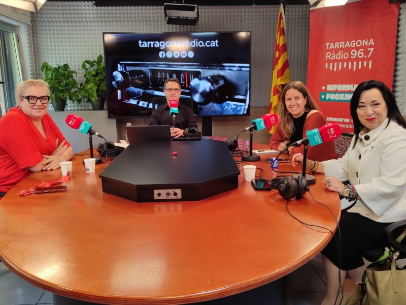 Sandra Ramos (PSC), Josep Suñé, Maria Roig (ERC) i Maria Mercè Martorell (PP)