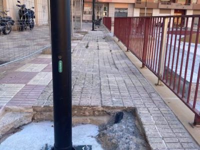 Veïns de Sant Pere i Sant Pau segueixen reclamant millores a l’entorn de la plaça de la Cinquena Promoció