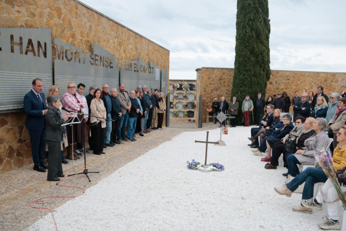 Acte d'homenatge a les víctimes de la repressió franquista a Tarragona al cementiri de la ciutat Data de publicació: diumenge 12 d’abril del 2026, 14:42 Localització: Tarragona Autor: Ariadna Escoda