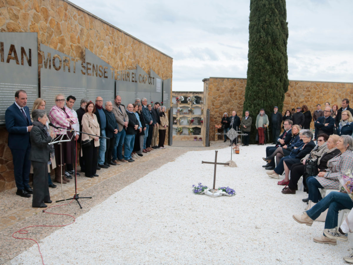 L’associació de víctimes de la repressió franquista a Tarragona celebra l’inici dels treballs a la fossa neutra