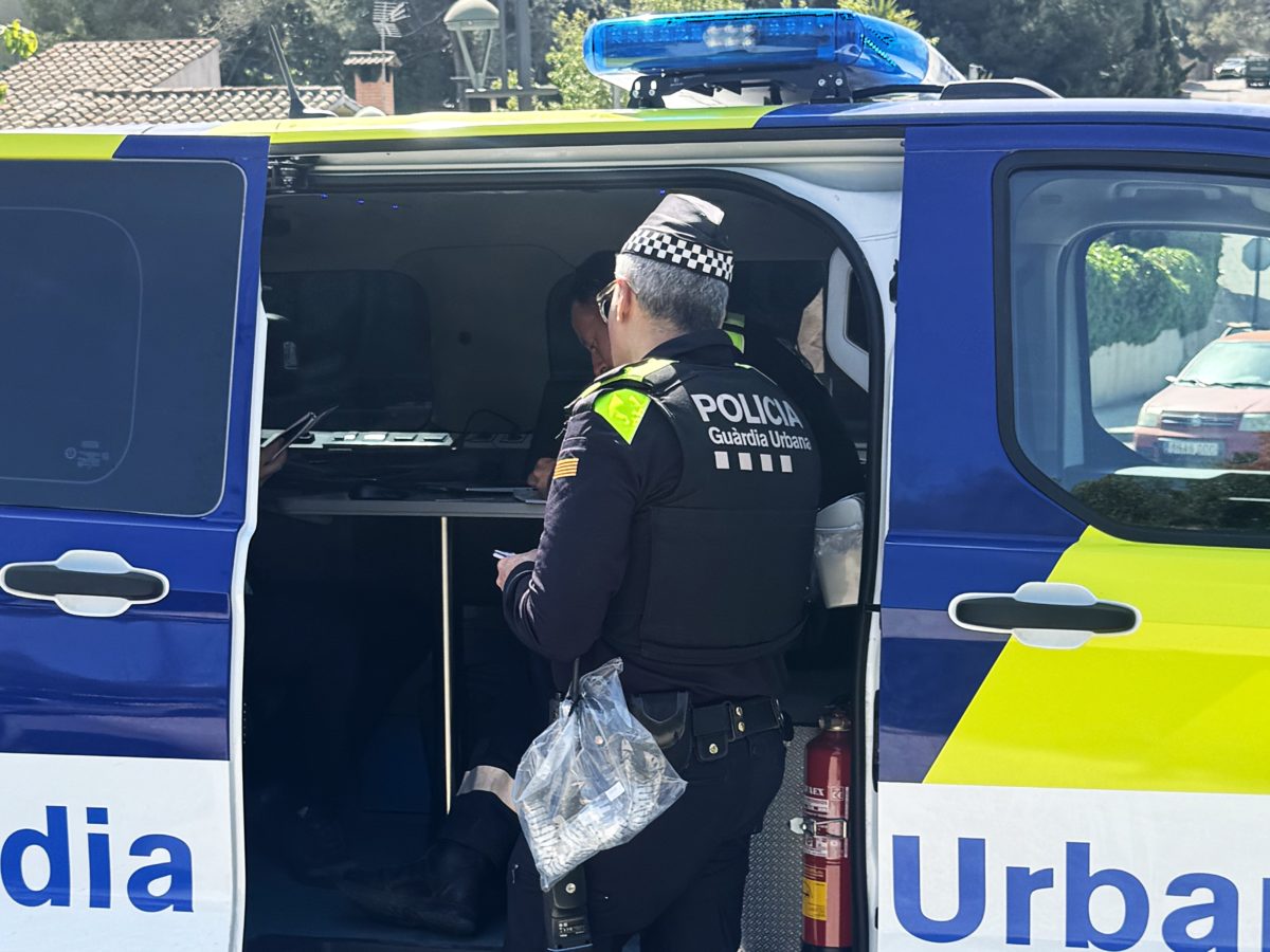 Sancionades 21 persones durant la campanya de control de les distraccions al volant