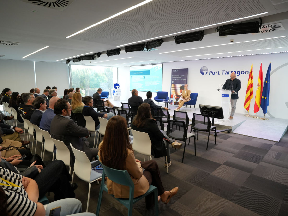 La gestió del risc i el canvi climàtic centren la jornada sobre els nous reptes de les assegurances del sector marítim-portuari