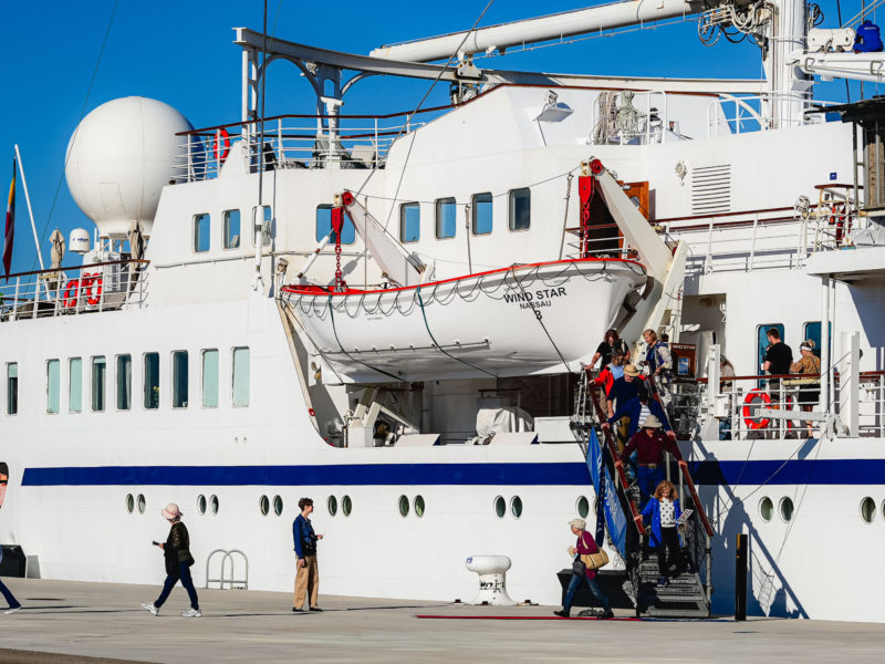 Wind Star de la naviliera WindStar Cruises, amb 148 passatgers, ha estat l’encarregat d’inaugurar la temporada