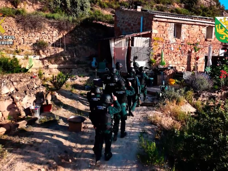 Detenen a Riba-roja d’Ebre un home que s’hauria mudat a una finca aïllada després de matar la parella a Suïssa