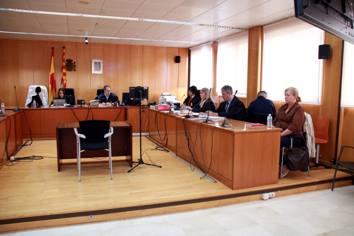 L'acusat de matar una dona a Móra la Nova el març de 2023, la seva defensa, les acusacions i el tribunal, a l'inici del judici que se celebra a l'Audiència de Tarragona Data de publicació: dimarts 05 de maig del 2026, 11:03 Localització: Tarragona Autor: Mar Rovira