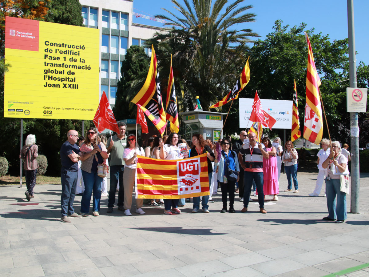 Protesten per exigir la reclassificació professional del personal tècnic sanitari a Tarragona