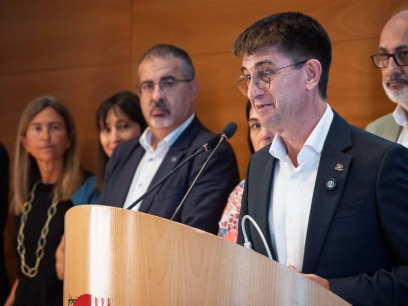 Josep Pallarès guanya amb solvència i seguirà com a rector de la URV els propers 6 anys