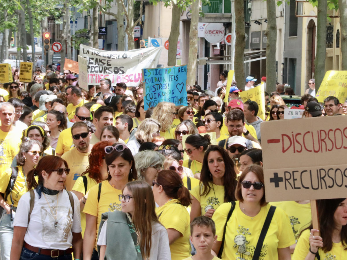 Educació i sindicats es tornen a reunir amb una nova proposta sobre la taula per reconduir el conflicte