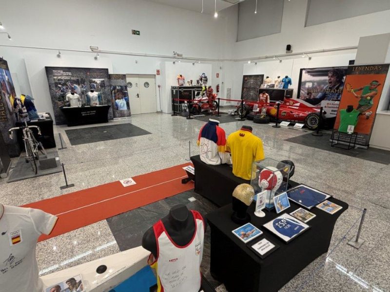 Tarragona acull l’exposició itinerant ‘Leyendas del deporte’