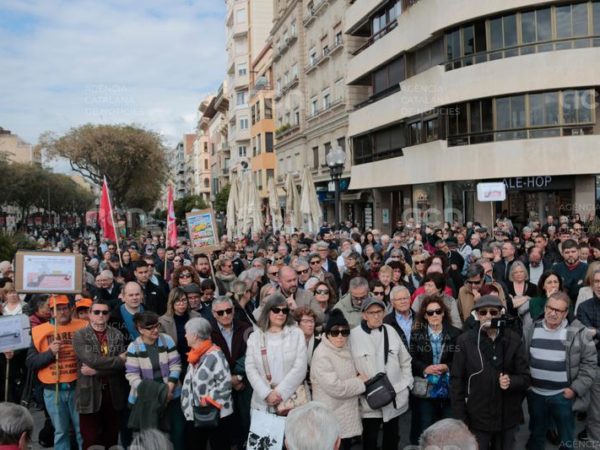 Cadena humana a Tarragona pel servei d’ictus 24 hores