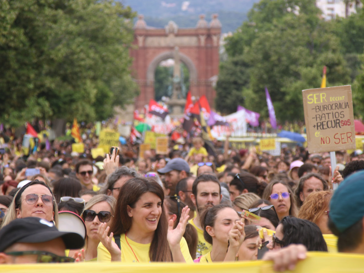 Els docents tornen aquest dimarts a la vaga coincidint amb l’arribada del Papa a Barcelona