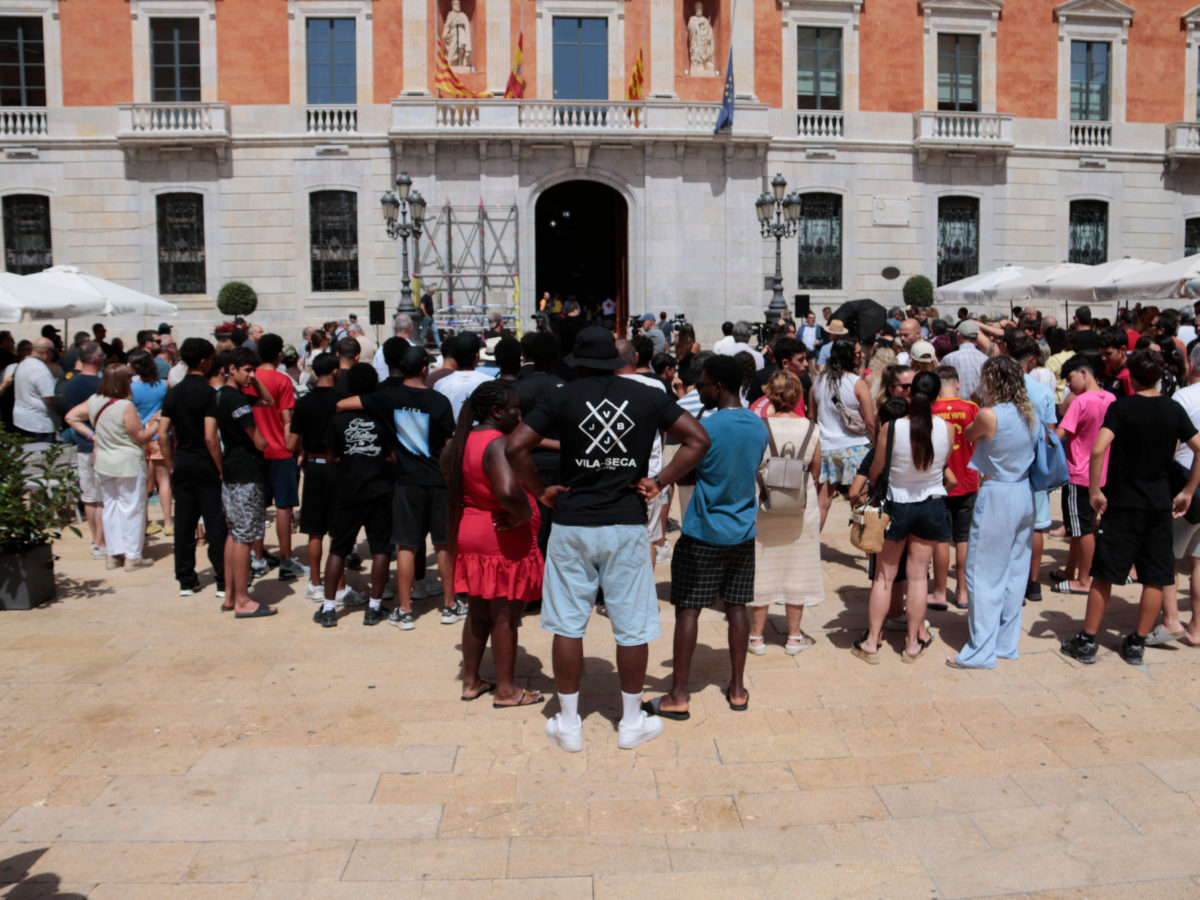 La ciutat de Tarragona es bolca amb les famílies dels tres menors morts a l’Arrabassada