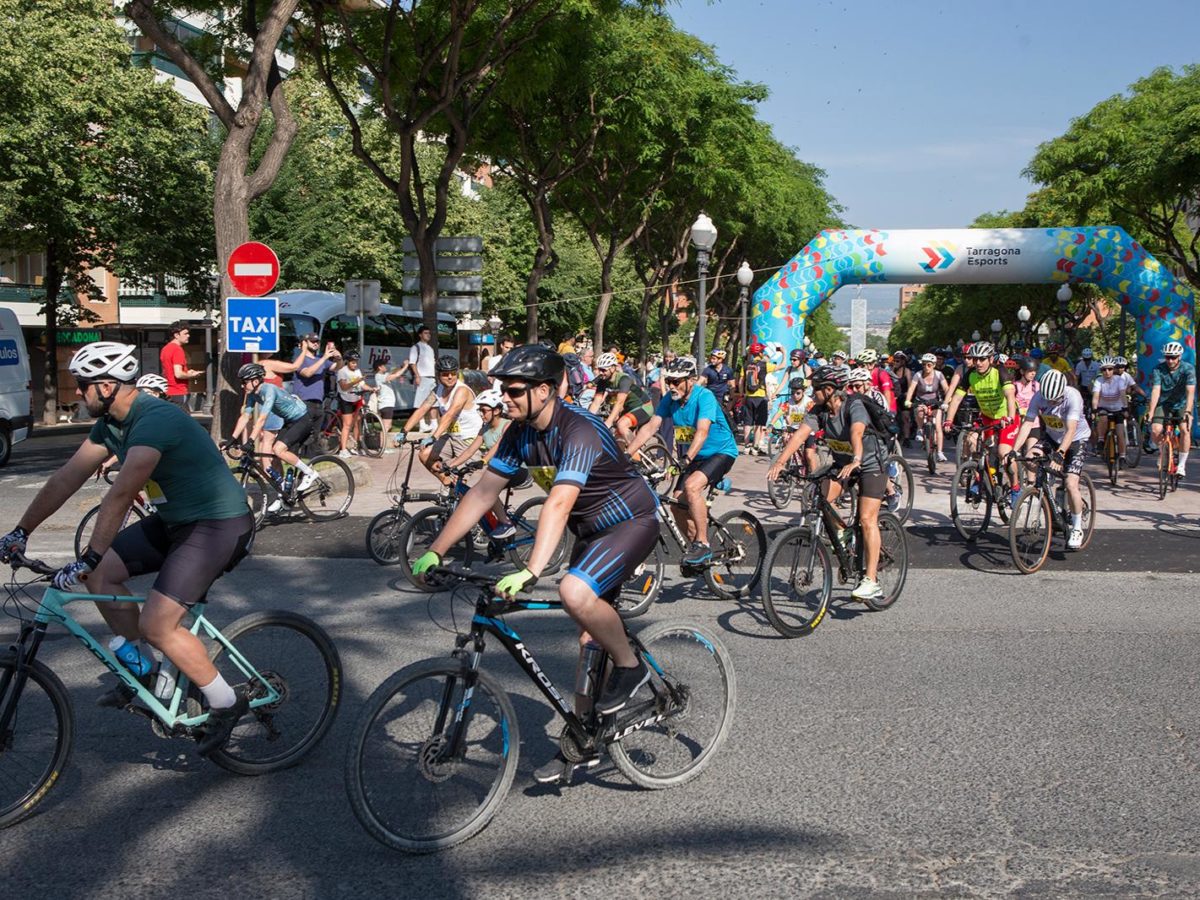 Imatge de la 'Bicicletada' popular de Tarragona, que enguany s'ha tornat a fer aprofitant el pas del Tour de França per la ciutat Data de publicació: diumenge 28 de juny del 2026, 04:00 Localització: Tarragona Autor: Cedida per l'Ajuntament de Tarragona