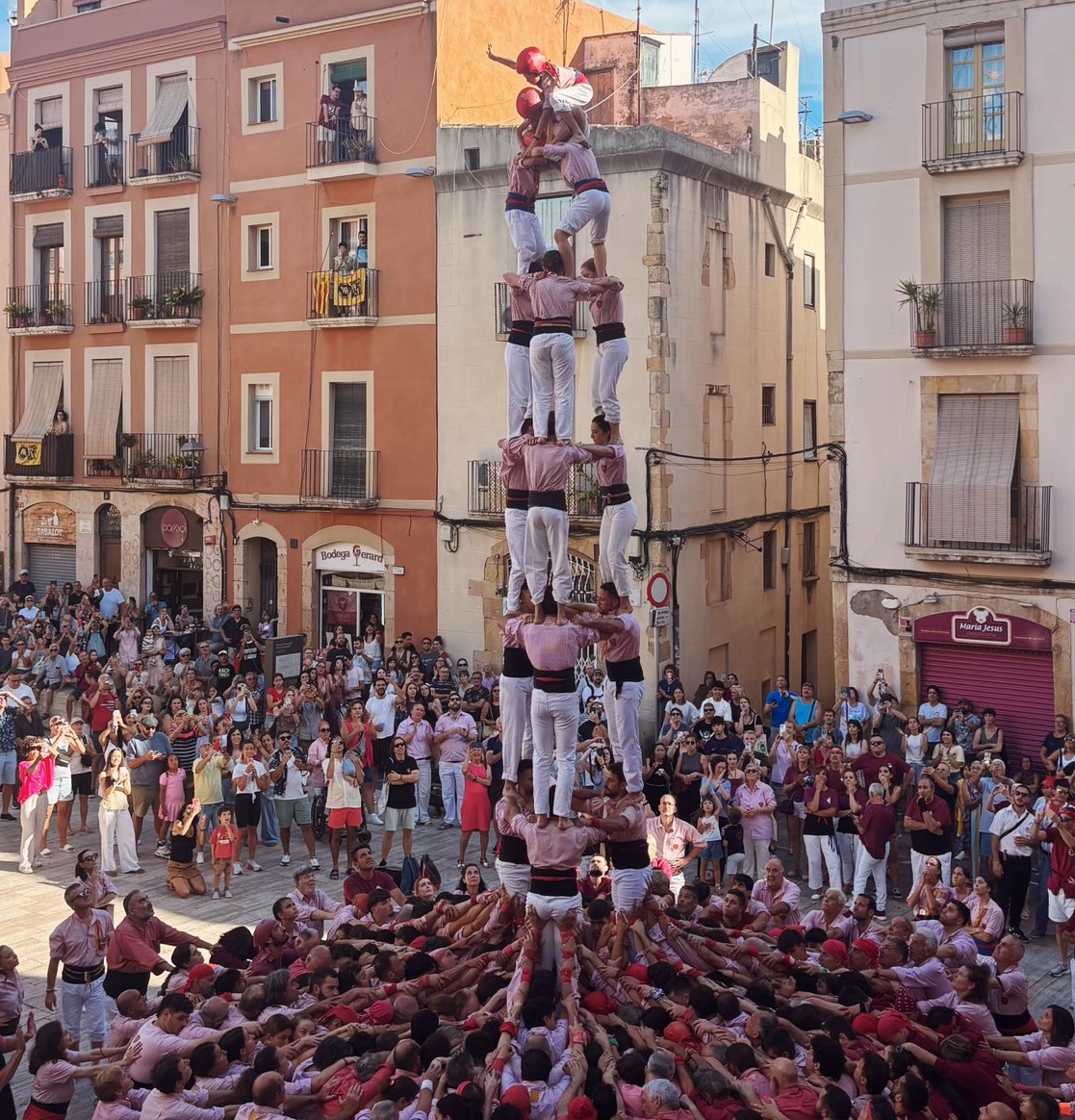Foto: Xiquets de Tarragona. IV Diada 1885, celebrada a la plaça del Fòrum
