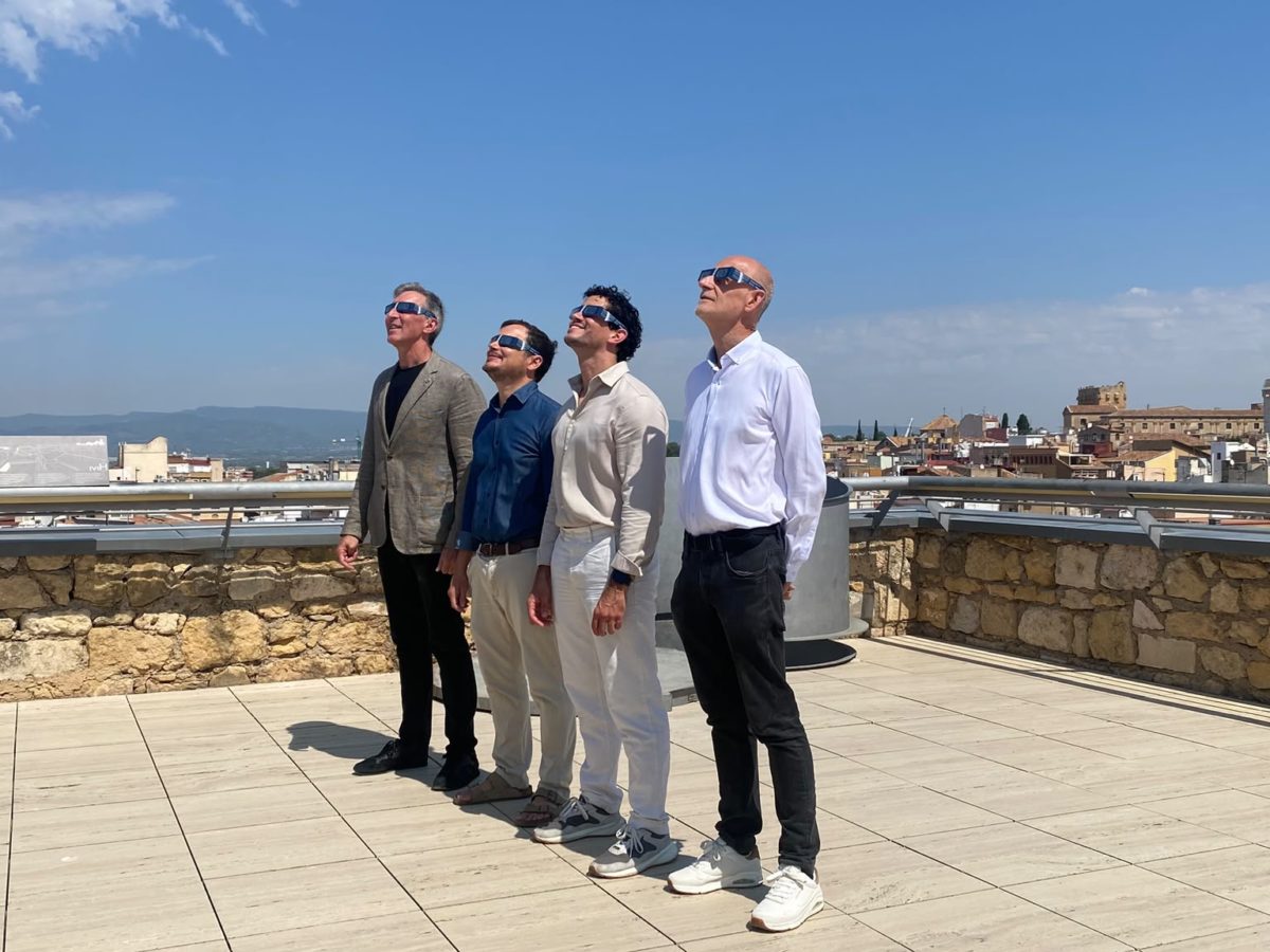 L’Ajuntament de Tarragona distribuirà 23.000 ulleres per observar l’eclipsi solar amb seguretat