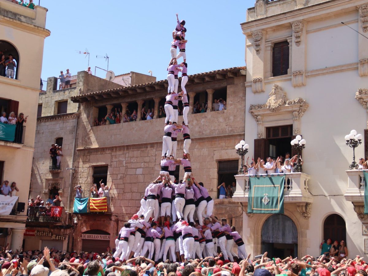 La Jove busca fer un pas colossal amb el castell de 10 per Sant Fèlix