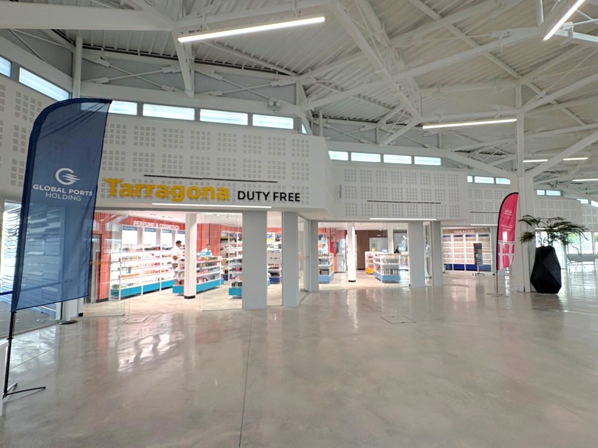 La terminal de creuers estrena la seva primera botiga, un espai tipus duty free amb productes de proximitat del territori. Foto cedida. Tarragona Cruise Port