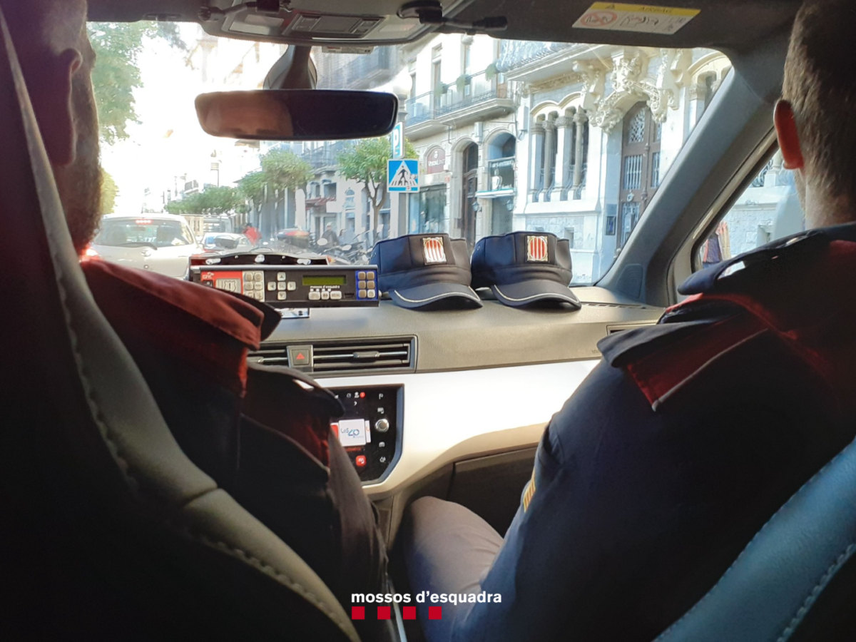 Tres detinguts a Tarragona per robatori a interior de vehicle