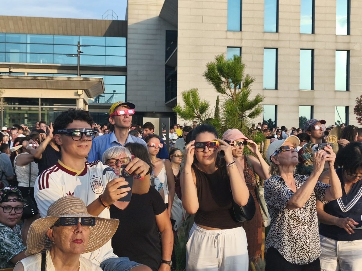 No només l’eclipsi, els visitants aprofiten per “conèixer Tarragona i fer turisme”