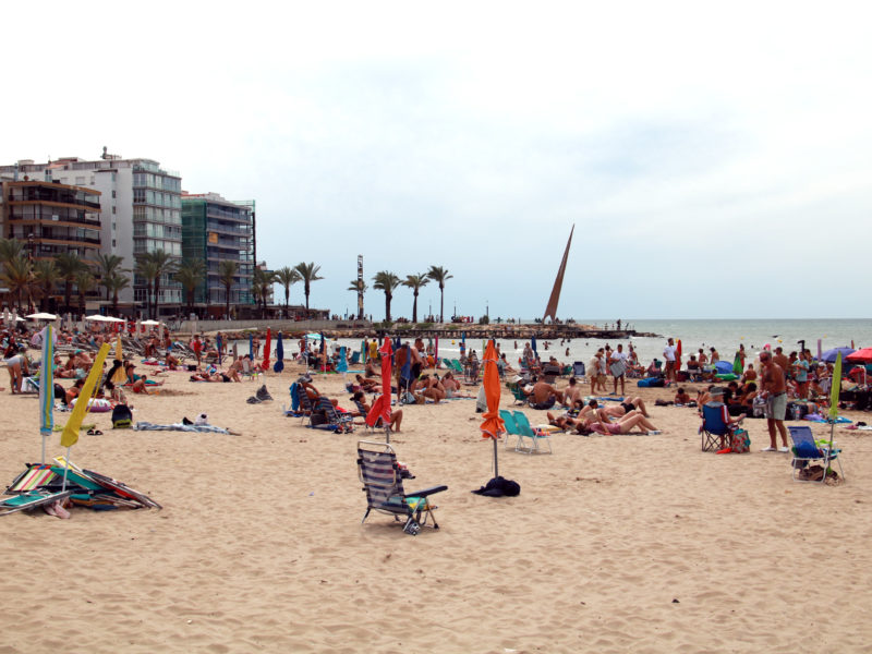 Banyistes en una platja de Salou Data de publicació: diumenge 30 d’agost del 2026, 04:00 Localització: Salou Autor: Mar Rovira