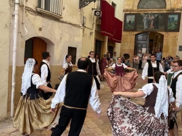 L’Esbart Dansaire es prepara per al primer Ball Pla de Sant Magí