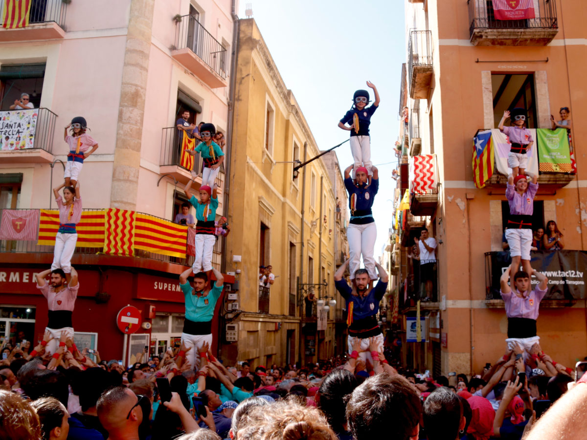 Les colles castelleres de Tarragona estrenen el nou casc i el protector facial de la canalla per la diada de la Mercè