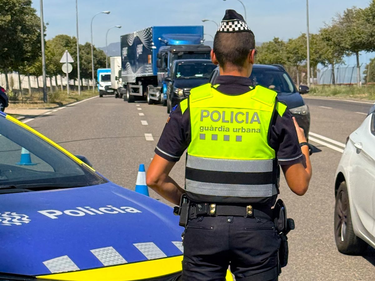 La Guàrdia Urbana intensifica la vigilància contra les distraccions al volant