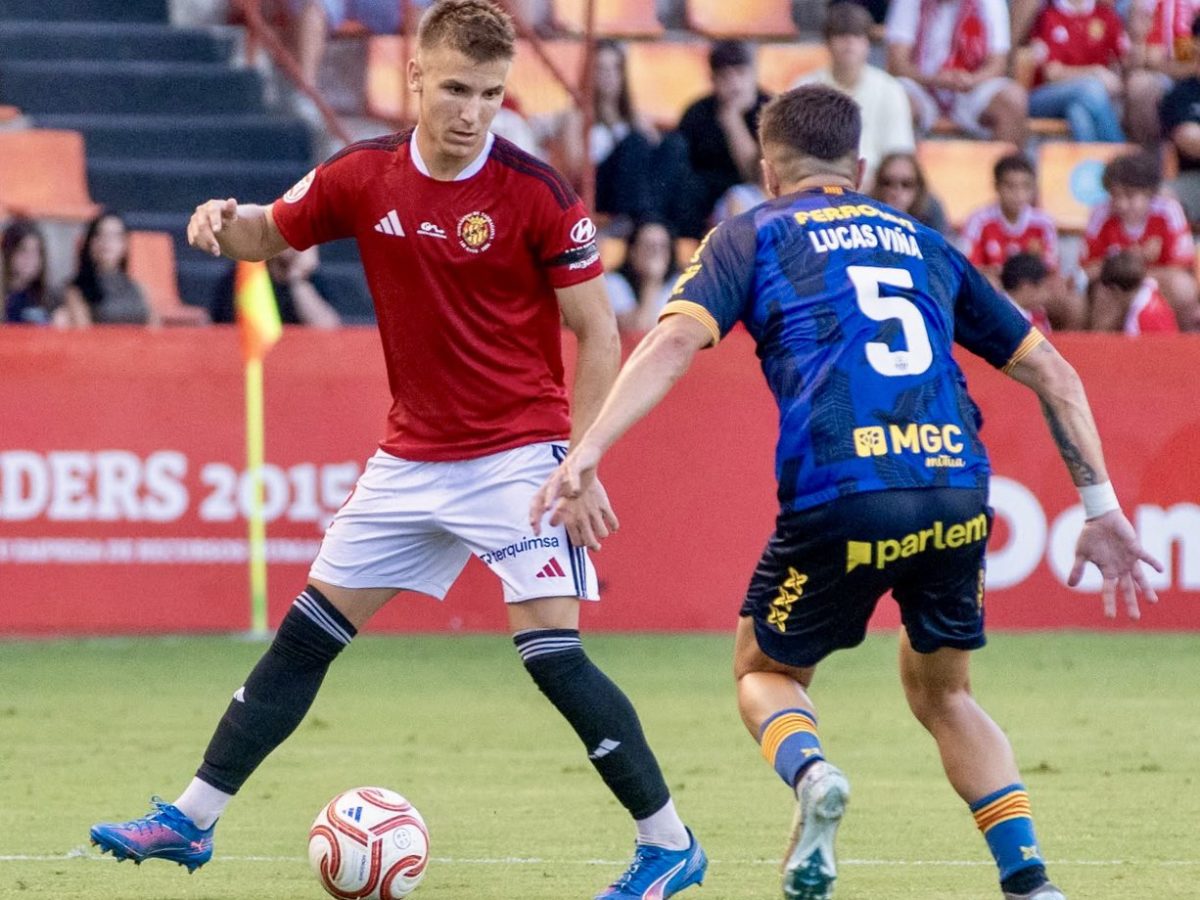 Cruel derrota del Nàstic en el primer derbi català (1-2)