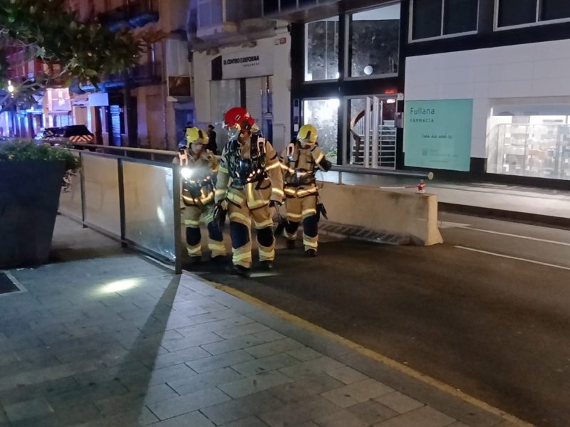 Tres efectius dels Bombers surten de l'aparcament soterrat del Mercat Central de Tarragona Data de publicació: dimarts 15 de setembre del 2026, 21:54 Localització: Tarragona Autor: Eloi Tost