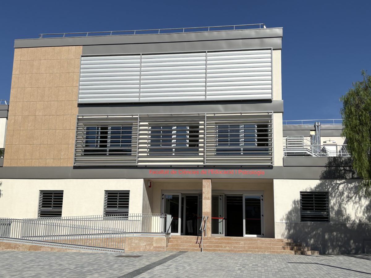 La renovada Facultat de Ciències de l’Educació i Psicologia entra en funcionament