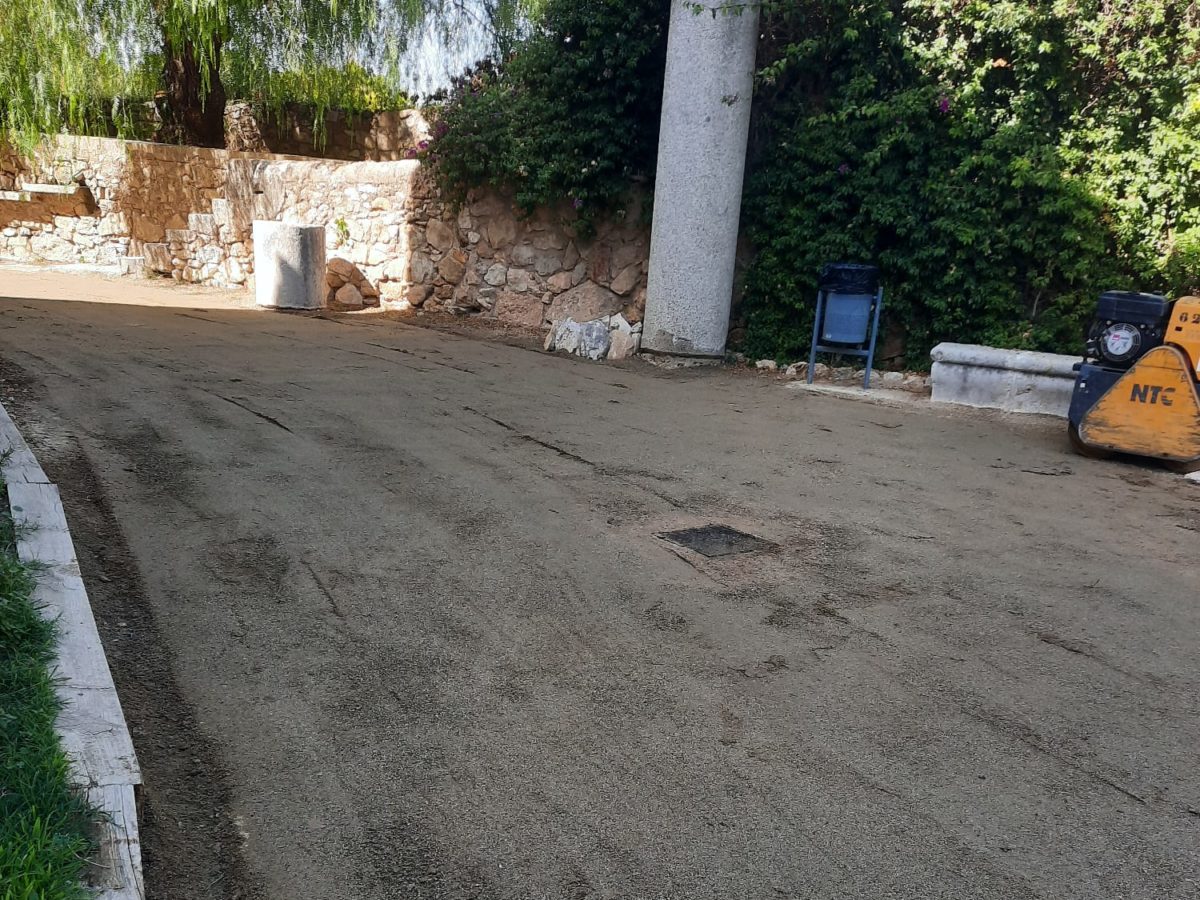 Milloren el paviment del tram final del Passeig Arqueològic