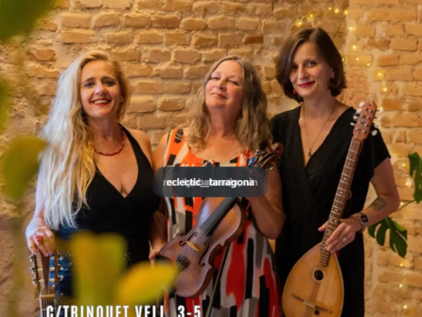 Divendres 23 d’octubre a les 19:00h  a L’Eclèctic, Ellas Music Band.