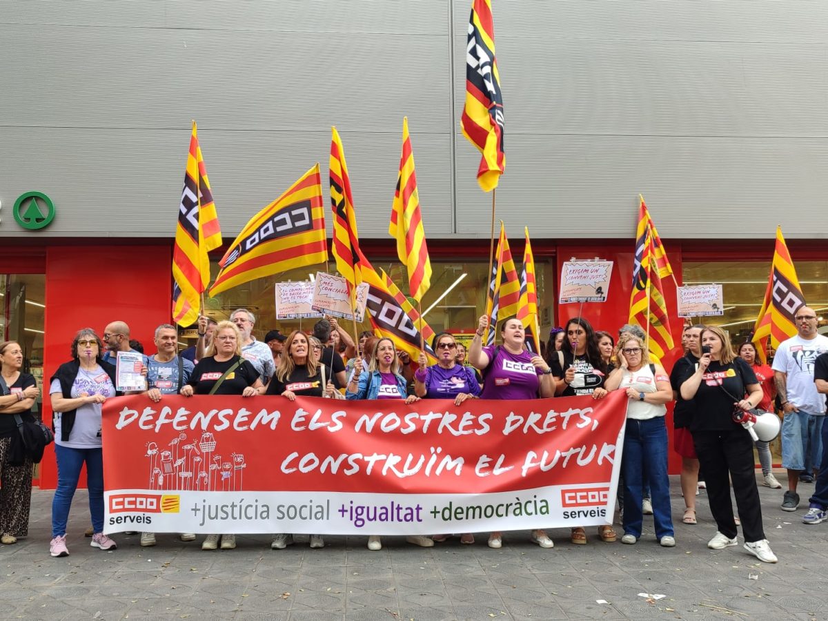 Els treballadors de supermercats es mobilitzen per reclamar millores