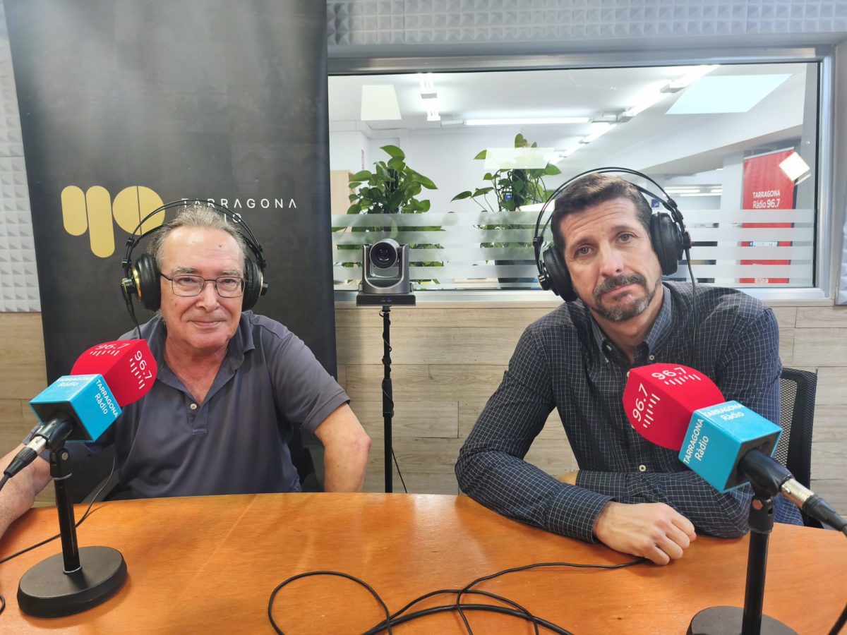 Blau de prússia: El Prof. Carles Bo, líder d’un dels grups de química computacional i el Dr. Jaume Seuma, responsable de la nova unitat de digitalització de l'ICIQ