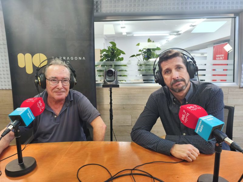 Blau de prússia: El Prof. Carles Bo, líder d’un dels grups de química computacional i el Dr. Jaume Seuma, responsable de la nova unitat de digitalització de l'ICIQ