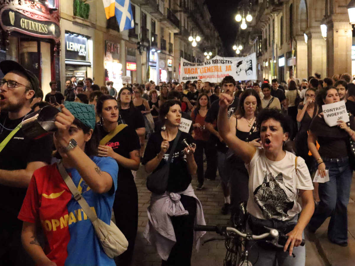 CCOO i UGT acorden convocar una vaga general de 24 hores per a aquesta tardor