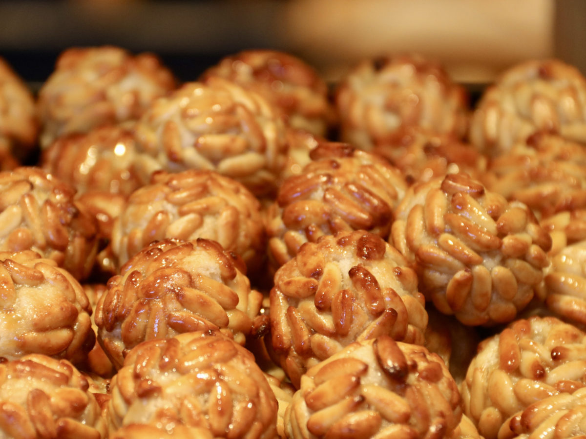 Els tradicionals panellets mantenen el protagonisme per Tots Sants